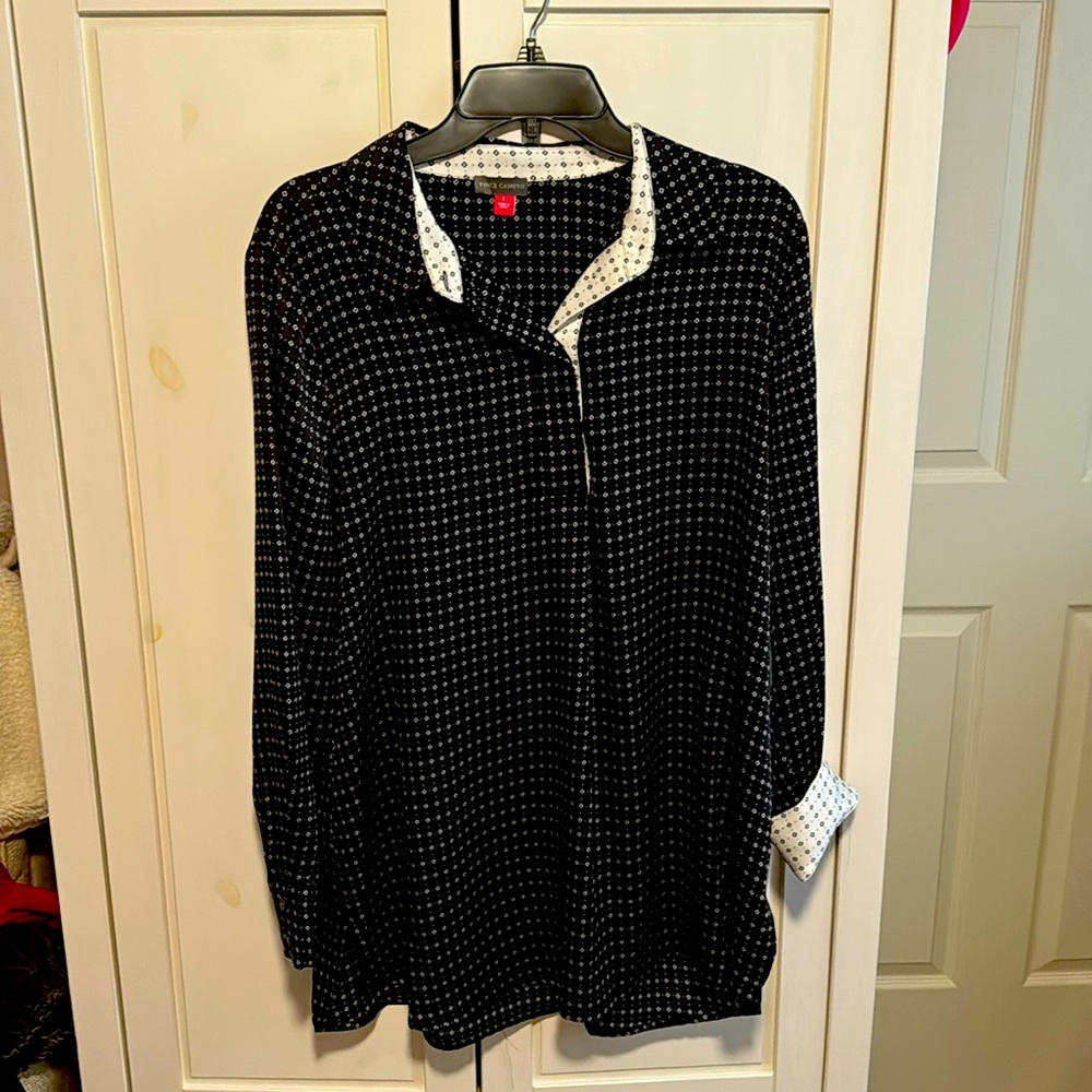 Vince Camuto navy dark shirt